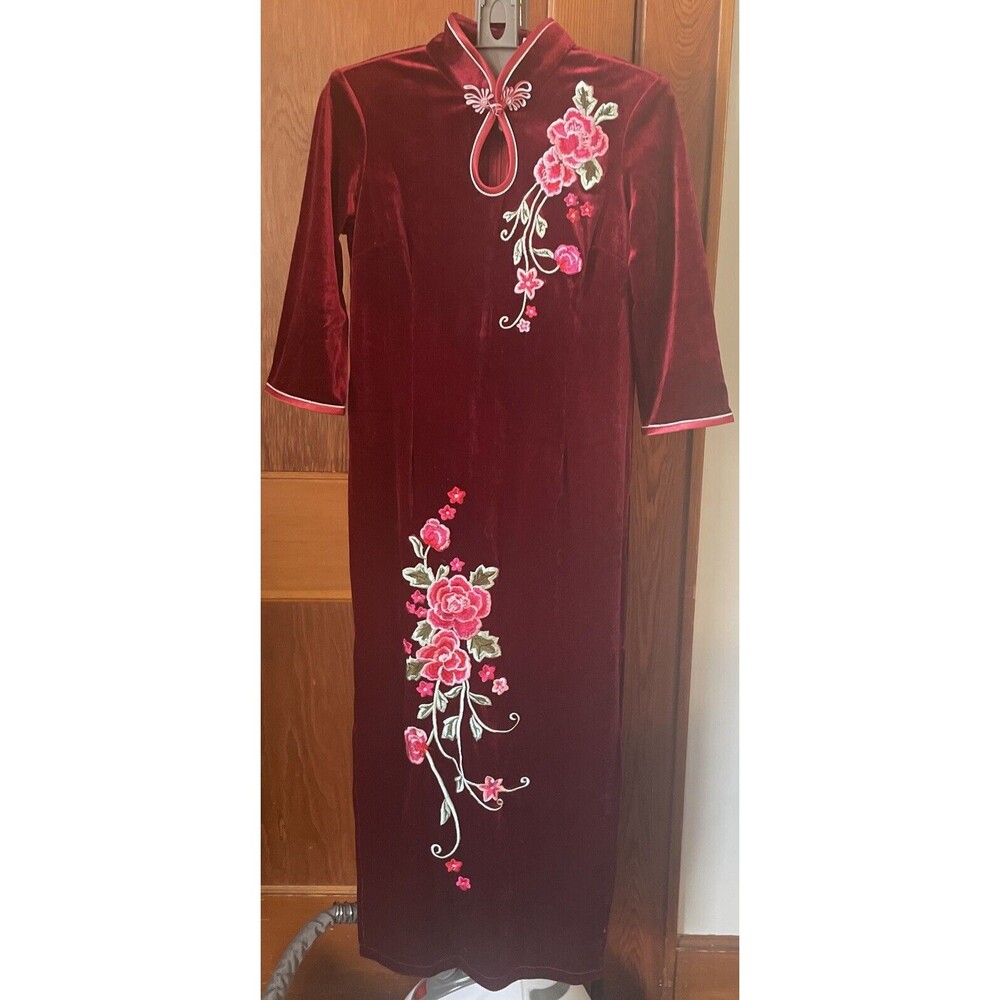 NWT Shanghai Story Red Velour Embroidered Mandarin Floral Maxi Dress Medium NWT